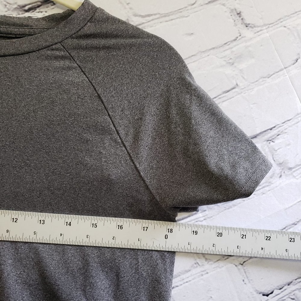 All In Motion Short Sleeve - Picture 2 of 6